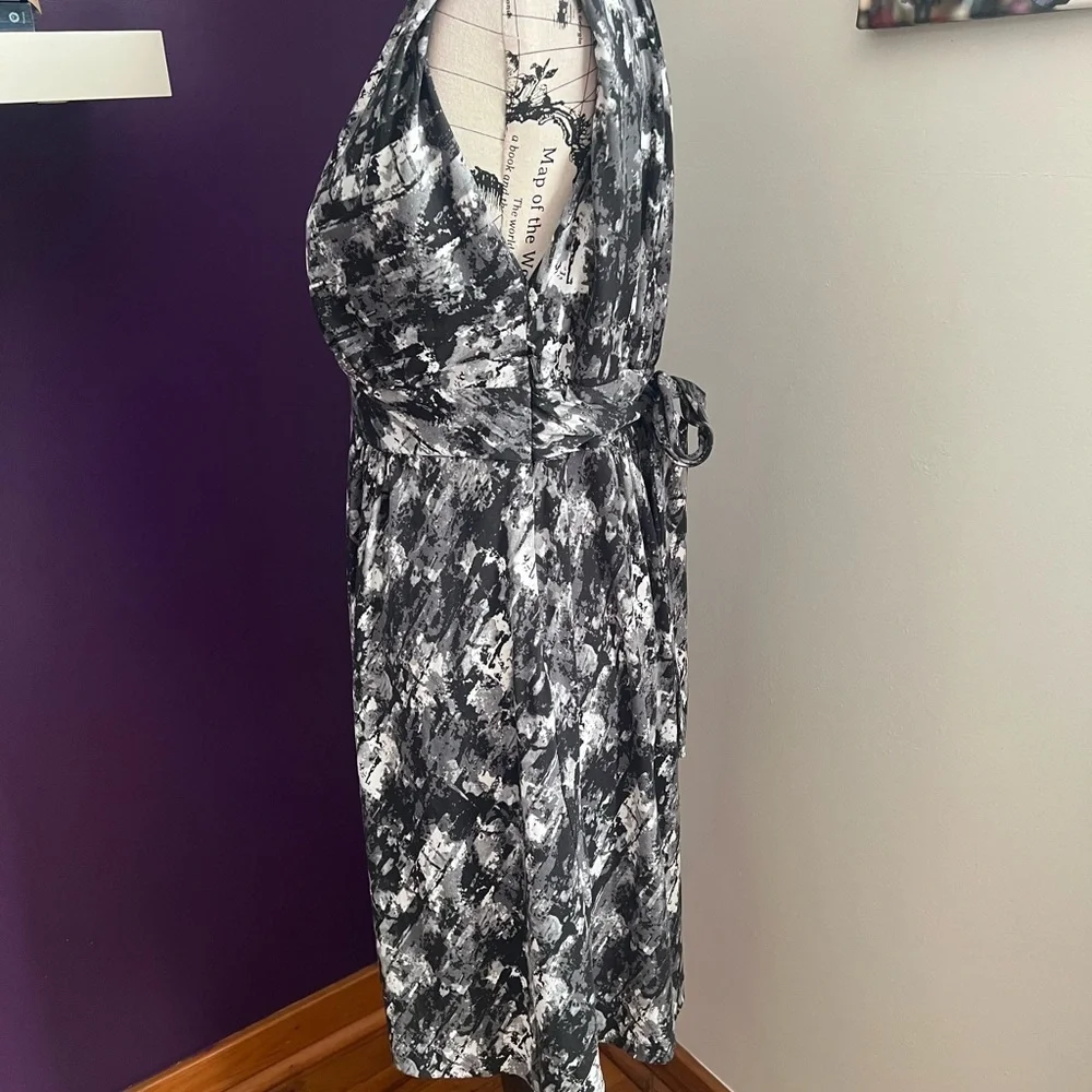 Trulli Black and White Sleeveless Dress